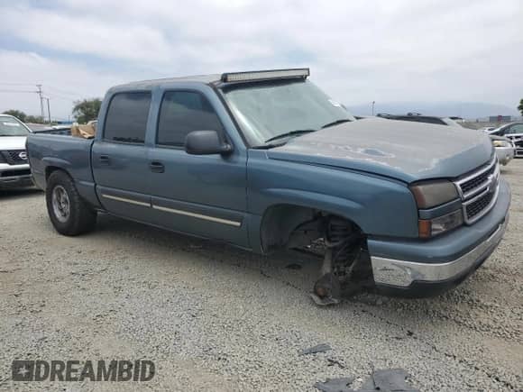 2007 Chevrolet Silverado 1500 LT1 z VIN 2GCEC13Z171177667, wystawiony jako Copart lot #56877325 z przebiegiem 231 509 mil mil oraz Szkoda całkowita • Salvage title. Historia ofert i sprzedaży dostępna na DreamBid. Obrazek 4.