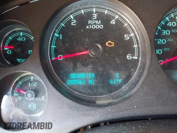 ✅ 2009 Chevrolet Suburban LS • VIN: 1GNFC16J09R300113 • Lot: 42827227. Listed on IAAI with 205,561 mi. Free auction sales archive from the USA and detailed vehicle history report at DreamBid. Image 7.