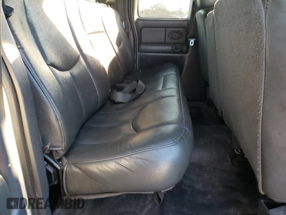 ✅ 2004 Chevrolet Silverado 1500 Work Truck • VIN: 1GCEC19V04Z251815 • Лот: 74485774. Опубликован ранее на Copart с пробегом 215 893 миль. Бесплатный доступ к архиву аукционных продаж из США и подробный отчёт об истории автомобиля на DreamBid. Изображение 10.