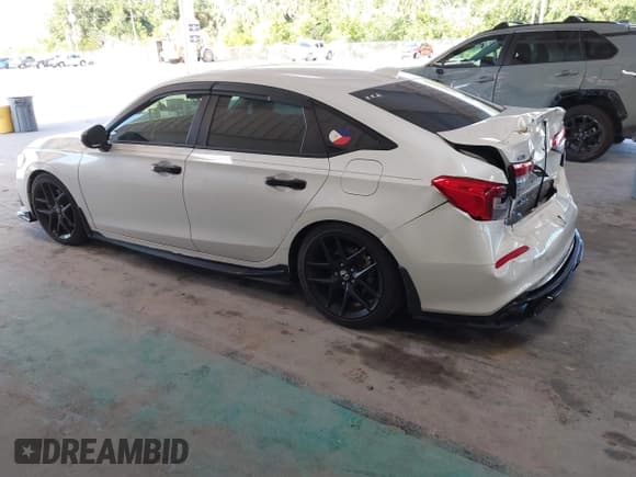 ✅ 2022 Honda Civic Si • VIN: 2HGFE1E5XNH473494 • Lot: 42863243. Listed on IAAI with 34,489 mi. Free auction sales archive from the USA and detailed vehicle history report at DreamBid. Image 3.