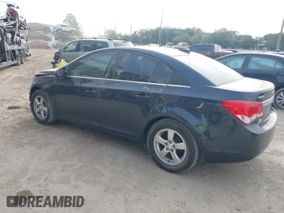 ✅ 2015 Chevrolet Cruze LT • VIN: 1G1PC5SB8F7259166 • Lot: 43535489. Listed on IAAI with 70,739 mi. Free auction sales archive from the USA and detailed vehicle history report at DreamBid. Image 3.