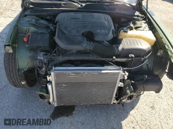 ✅ 2019 Dodge Challenger SXT • VIN: 2C3CDZGG3KH690385 • Lot: 69512284. Wystawiony na Copart z przebiegiem 63 994 mil. Bezpłatny archiwum sprzedaży aukcyjnych z USA i szczegółowy raport historii pojazdu na DreamBid. Zdjęcie 12.