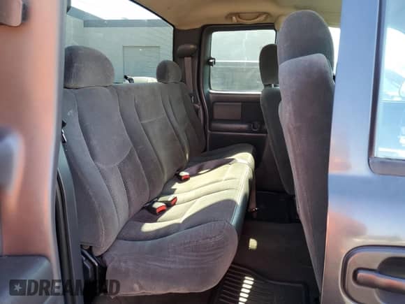 ✅ 2004 Chevrolet Silverado 1500 Work Truck • VIN: 1GCEC19X64Z242778 • Lot: 65235084. Wystawiony na Copart z przebiegiem 254 783 mil mil. Skorzystaj z bezpłatnego archiwum sprzedaży aukcyjnych z USA i zobacz szczegółowy raport historii pojazdu na DreamBid. Zdjęcie 10.