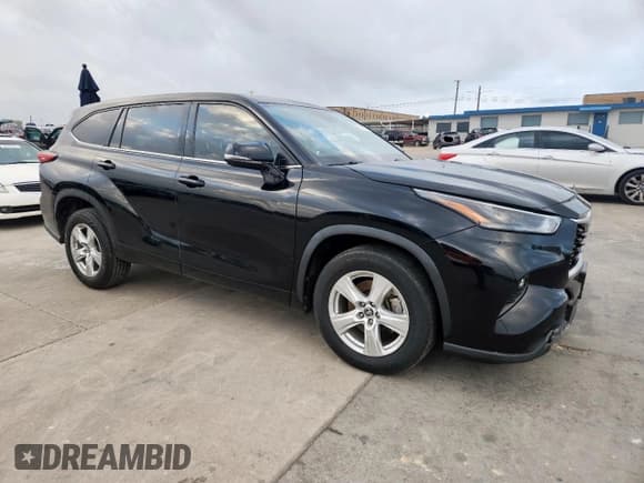 ✅ 2022 Toyota Highlander LE • VIN: 5TDZZRAH9NS095801 • Lot: 90337085. Listed on Copart with 97,752 mi. Free auction sales archive from the USA and detailed vehicle history report at DreamBid. Image 4.