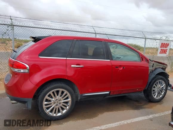 ✅ 2011 Lincoln MKX • VIN: 2LMDJ8JK3BBJ17778 • Lot: 42574847. Listed on IAAI with 156,403 mi. Free auction sales archive from the USA and detailed vehicle history report at DreamBid. Image 13.