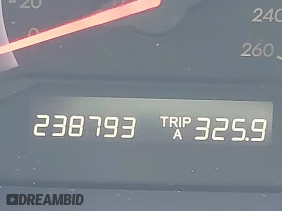 ✅ 2008 Honda Odyssey LX • VIN: 5FNRL382X8B056904 • Lot: 42530609. Listed on IAAI with 238,793 mi. Free auction sales archive from the USA and detailed vehicle history report at DreamBid. Image 7.