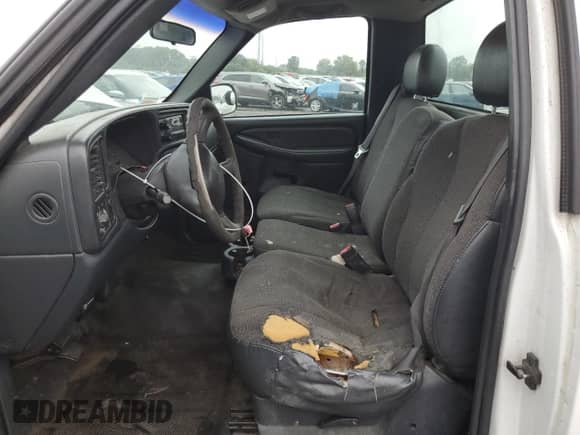 2002 Chevrolet Silverado 1500 z VIN 1GCEC14W12Z185739, wystawiony jako Copart lot #71419234 z przebiegiem 131 034 mil mil oraz Czysty tytuł • Clean title. Historia ofert i sprzedaży dostępna na DreamBid. Obrazek 7.