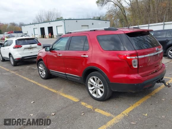 ✅ 2012 Ford Explorer XLT • VIN: 1FMHK8D80CGA93346 • Lot: 43627837. Wystawiony na IAAI z przebiegiem 228 702 mil. Bezpłatny archiwum sprzedaży aukcyjnych z USA i szczegółowy raport historii pojazdu na DreamBid. Zdjęcie 3.