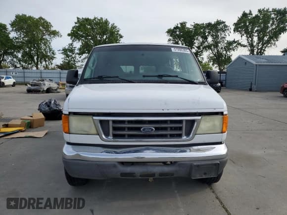 ✅ 2006 Ford Econoline Passenger XL • VIN: 1FBNE31L96HA61105 • Lot: 51996365. Listed on Copart with 306,164 mi. Free auction sales archive from the USA and detailed vehicle history report at DreamBid. Image 5.