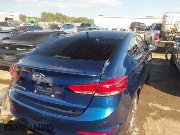 ✅ 2018 Hyundai Elantra SEL • VIN: 5NPD84LF0JH287717 • Лот: 43322828. Опубликован ранее на IAAI с пробегом 76 398 миль. Бесплатный доступ к архиву аукционных продаж из США и подробный отчёт об истории автомобиля на DreamBid. Изображение 17.