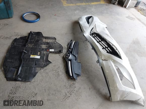 ✅ 2016 Hyundai Elantra SE • VIN: 5NPDH4AE2GH727178 • Lot: 43036671. Listed on IAAI with 102,310 mi. Free auction sales archive from the USA and detailed vehicle history report at DreamBid. Image 12.