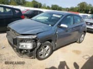 ✅ 2018 Hyundai Kona SE • VIN: KM8K12AAXJU147649 • Лот: 70769303. Опубликован ранее на Copart с пробегом 63 816 миль. Бесплатный доступ к архиву аукционных продаж из США и подробный отчёт об истории автомобиля на DreamBid. Изображение 1.