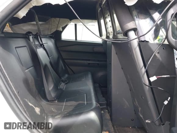 ✅ 2023 Ford Police Interceptor Utility • VIN: 1FM5K8AB4PGA20859 • Lot: 41944891. Wystawiony na IAAI z przebiegiem 55 668 mil. Bezpłatny archiwum sprzedaży aukcyjnych z USA i szczegółowy raport historii pojazdu na DreamBid. Zdjęcie 8.