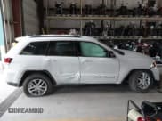 ✅ 2017 Jeep Grand Cherokee Altitude • VIN: 1C4RJFAG4HC651452 • Lot: 42948509. Listed on IAAI with 143,613 mi. Free auction sales archive from the USA and detailed vehicle history report at DreamBid. Image 13.