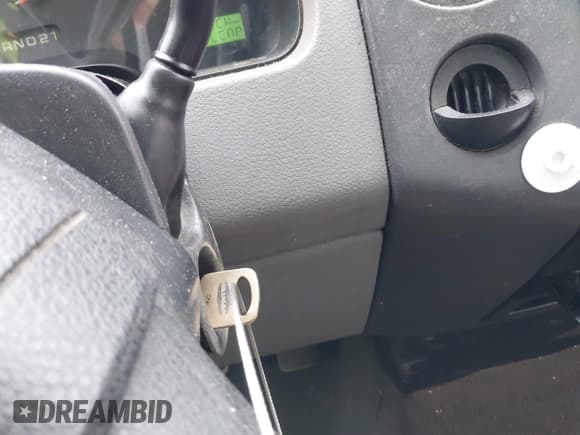 ✅ 2008 Ford F-150 XL • VIN: 1FTRW12W08FB89898 • Lot: 41367336. Listed on IAAI with 323,488 mi. Free auction sales archive from the USA and detailed vehicle history report at DreamBid. Image 11.