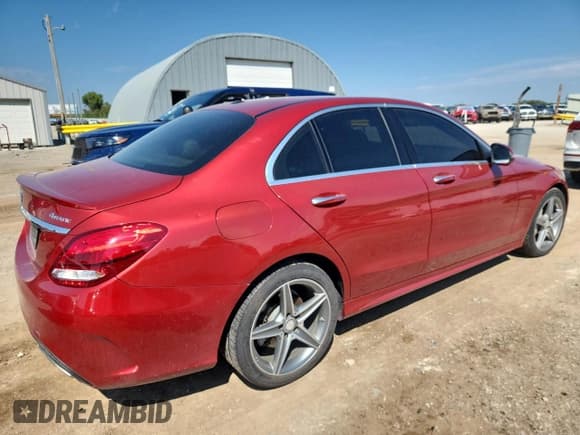 ✅ 2016 Mercedes-Benz C 300 • VIN: 55SWF4KB4GU103351 • Lot: 80032385. Wystawiony na Copart z przebiegiem 95 935 mil. Bezpłatny archiwum sprzedaży aukcyjnych z USA i szczegółowy raport historii pojazdu na DreamBid. Zdjęcie 3.