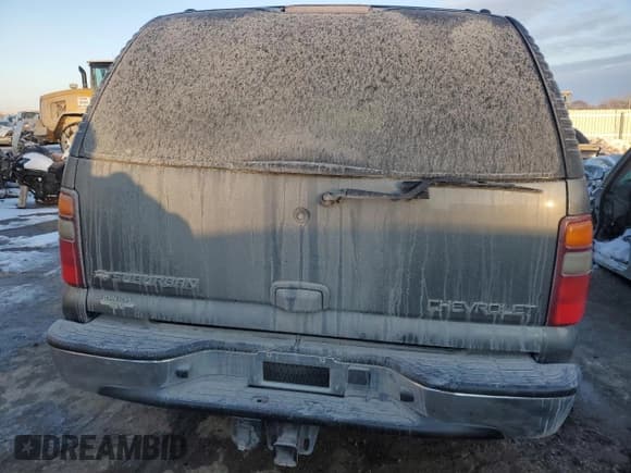 ✅ 2002 Chevrolet Suburban LT • VIN: 3GNFK16Z12G308137 • Лот: 88219835. Опубликован ранее на Copart с пробегом 185 048 миль. Бесплатный доступ к архиву аукционных продаж из США и подробный отчёт об истории автомобиля на DreamBid. Изображение 6.