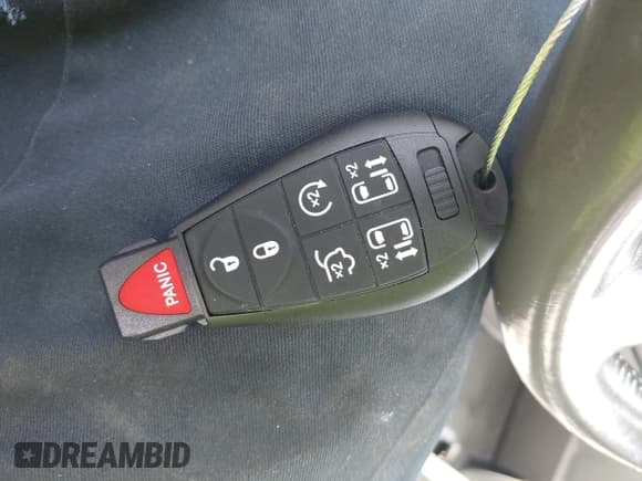 ✅ 2010 Chrysler Town & Country Limited • VIN: 2A4RR7DX2AR358067 • Lot: 42065257. Wystawiony na IAAI z przebiegiem 188 290 mil. Bezpłatny archiwum sprzedaży aukcyjnych z USA i szczegółowy raport historii pojazdu na DreamBid. Zdjęcie 11.