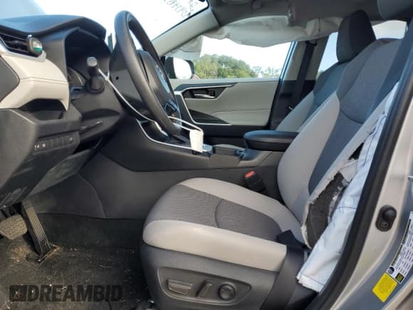 ✅ 2024 Toyota RAV4 XLE • VIN: 2T3W1RFV6RC299826 • Lot: 90434955. Listed on Copart with 5,839 mi. Free auction sales archive from the USA and detailed vehicle history report at DreamBid. Image 7.