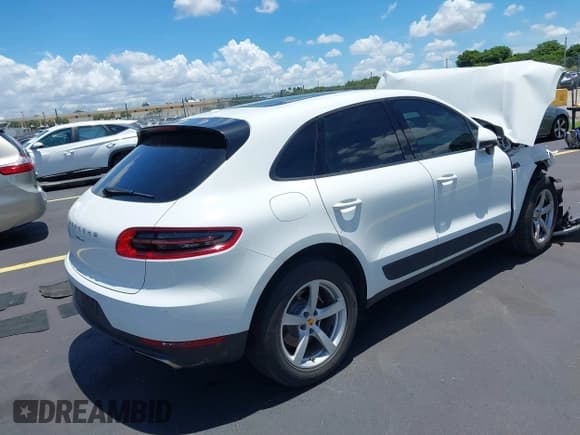 ✅ 2018 Porsche Macan • VIN: WP1AA2A55JLB07597 • Lot: 42480683. Wystawiony na IAAI z przebiegiem Nie podano. Bezpłatny archiwum sprzedaży aukcyjnych z USA i szczegółowy raport historii pojazdu na DreamBid. Zdjęcie 4.