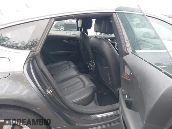 ✅ 2014 Audi A7 Prestige • VIN: WAU2GAFC5EN066739 • Лот: 42885046. Опубликован ранее на IAAI с пробегом 115 417 миль. Бесплатный доступ к архиву аукционных продаж из США и подробный отчёт об истории автомобиля на DreamBid. Изображение 8.