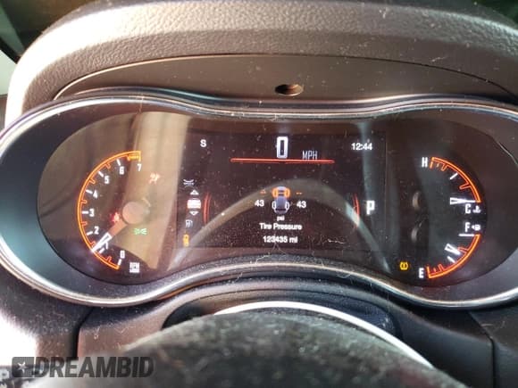 ✅ 2017 Dodge Durango GT • VIN: 1C4RDJDG9HC677454 • Lot: 85185305. Wystawiony na Copart z przebiegiem 123 435 mil. Bezpłatny archiwum sprzedaży aukcyjnych z USA i szczegółowy raport historii pojazdu na DreamBid. Zdjęcie 9.