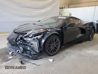 2025 Chevrolet Corvette 2LT z VIN 1G1YB2D46S5102052, wystawiony jako Copart lot #80529535 z przebiegiem 9 960 mil mil oraz Szkoda całkowita • Salvage title. Historia ofert i sprzedaży dostępna na DreamBid. Obrazek 1.