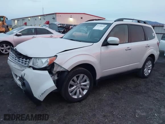 ✅ 2013 Subaru Forester X Premium • VIN: JF2SHADC2DH440452 • Lot: 43740829. Listed on IAAI with 89,774 mi. Free auction sales archive from the USA and detailed vehicle history report at DreamBid. Image 18.