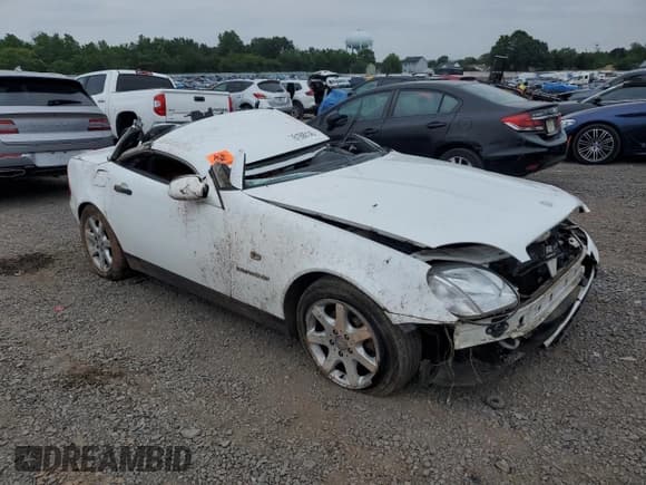 ✅ 1999 Mercedes-Benz SLK 230/320 • VIN: WDBKK47F6XF126910 • Лот: 61990145. Опубликован ранее на Copart с пробегом Не указан. Бесплатный доступ к архиву аукционных продаж из США и подробный отчёт об истории автомобиля на DreamBid. Изображение 4.