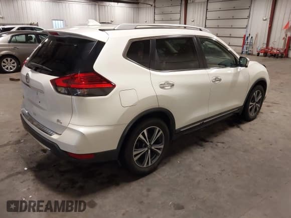 ✅ 2017 Nissan Rogue SV • VIN: 5N1AT2MT9HC761398 • Lot: 42908600. Listed on IAAI with 75,526 mi. Free auction sales archive from the USA and detailed vehicle history report at DreamBid. Image 4.