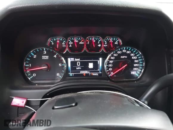 ✅ 2018 Chevrolet Suburban LT • VIN: 1GNSCHKC6JR129774 • Лот: 43885151. Опубликован ранее на IAAI с пробегом 233 096 миль. Бесплатный доступ к архиву аукционных продаж из США и подробный отчёт об истории автомобиля на DreamBid. Изображение 7.