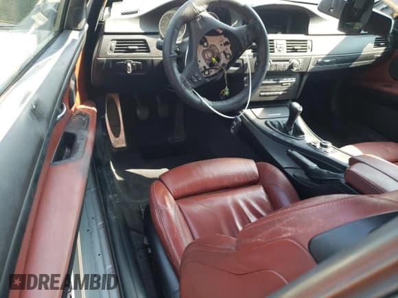 ✅ 2011 BMW M3 • VIN: WBSKG9C53BE797102 • Лот: 68184415. Опубликован ранее на Copart с пробегом Не указан. Бесплатный доступ к архиву аукционных продаж из США и подробный отчёт об истории автомобиля на DreamBid. Изображение 8.