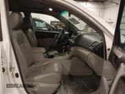 ✅ 2010 Toyota Highlander SE • VIN: 5TDJK3EH4AS011757 • Lot: 42336617. Listed on IAAI with 199,652 mi. Free auction sales archive from the USA and detailed vehicle history report at DreamBid. Image 5.