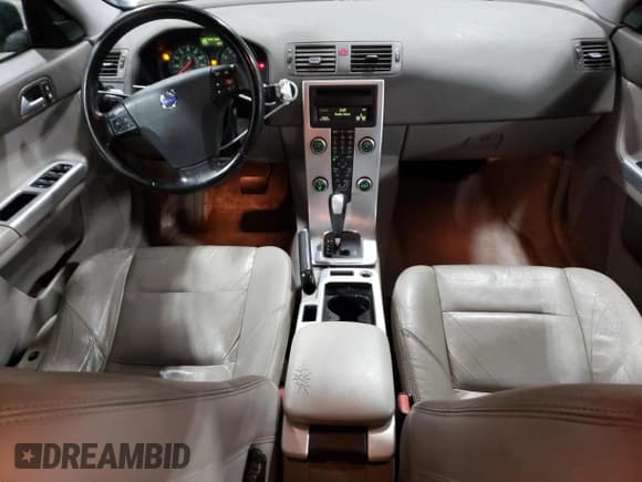 ✅ 2010 Volvo V50 • VIN: YV1382MW5A2575954 • Lot: 74050034. Listed on Copart with 195,447 mi. Free auction sales archive from the USA and detailed vehicle history report at DreamBid. Image 8.