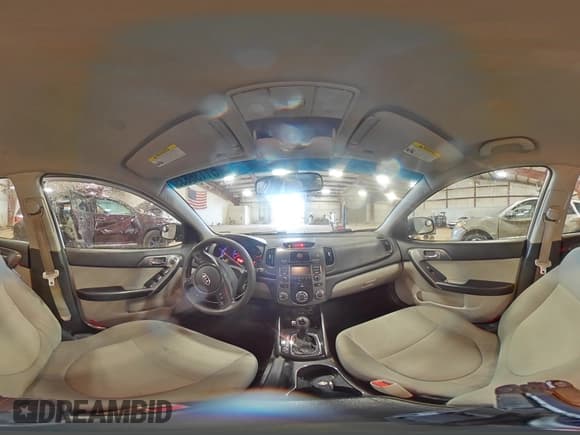 ✅ 2013 Kia Forte EX • VIN: KNAFU4A21D5731452 • Lot: 51136635. Wystawiony na Copart z przebiegiem 178 887 mil. Bezpłatny archiwum sprzedaży aukcyjnych z USA i szczegółowy raport historii pojazdu na DreamBid. Zdjęcie 14.