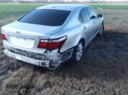 ✅ 2013 Lexus LS 460 • VIN: JTHBL5EF1D5114445 • Лот: 87036634. Опубликован ранее на Copart с пробегом 45 016 миль. Бесплатный доступ к архиву аукционных продаж из США и подробный отчёт об истории автомобиля на DreamBid. Изображение 4.