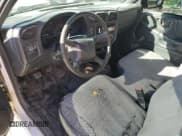 ✅ 2002 GMC Sonoma SL • VIN: 1GTCS145X28130133 • Lot: 66449445. Wystawiony na Copart z przebiegiem 219 587 mil. Bezpłatny archiwum sprzedaży aukcyjnych z USA i szczegółowy raport historii pojazdu na DreamBid. Zdjęcie 8.