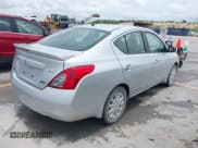 ✅ 2013 Nissan Versa S Plus • VIN: 3N1CN7AP6DL871211 • Lot: 42490547. Wystawiony na IAAI z przebiegiem 139 013 mil. Bezpłatny archiwum sprzedaży aukcyjnych z USA i szczegółowy raport historii pojazdu na DreamBid. Zdjęcie 4.