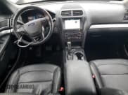 ✅ 2017 Ford Explorer XLT • VIN: 1FM5K8D83HGD51143 • Lot: 89840135. Wystawiony na Copart z przebiegiem 158 719 mil. Bezpłatny archiwum sprzedaży aukcyjnych z USA i szczegółowy raport historii pojazdu na DreamBid. Zdjęcie 8.