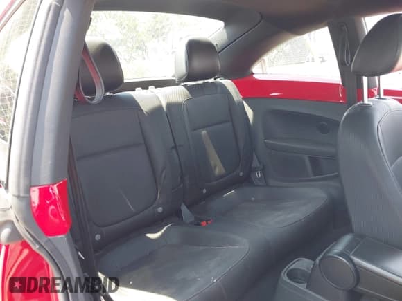 ✅ 2012 Volkswagen Beetle 2.5L PZEV • VIN: 3VWJP7ATXCM661065 • Lot: 42906401. Listed on IAAI with 44,514 mi. Free auction sales archive from the USA and detailed vehicle history report at DreamBid. Image 8.