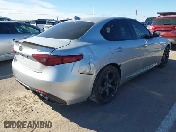 ✅ 2019 Alfa Romeo Giulia Ti Lusso • VIN: ZARFAMBN8K7600868 • Lot: 43840457. Listed on IAAI with 69,372 mi. Free auction sales archive from the USA and detailed vehicle history report at DreamBid. Image 4.