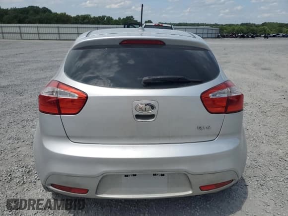 ✅ 2012 Kia Rio LX • VIN: KNADM5A31C6015200 • Lot: 60277905. Wystawiony na Copart z przebiegiem 189 054 mil. Bezpłatny archiwum sprzedaży aukcyjnych z USA i szczegółowy raport historii pojazdu na DreamBid. Zdjęcie 6.