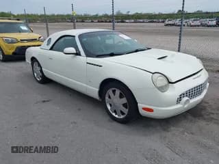 ✅ 2003 Ford Thunderbird Deluxe • VIN: 1FAHP60A03Y113355 • Лот: 41890414. Опубликован ранее на IAAI с пробегом 147 620 миль. Бесплатный доступ к архиву аукционных продаж из США и подробный отчёт об истории автомобиля на DreamBid. Изображение 1.
