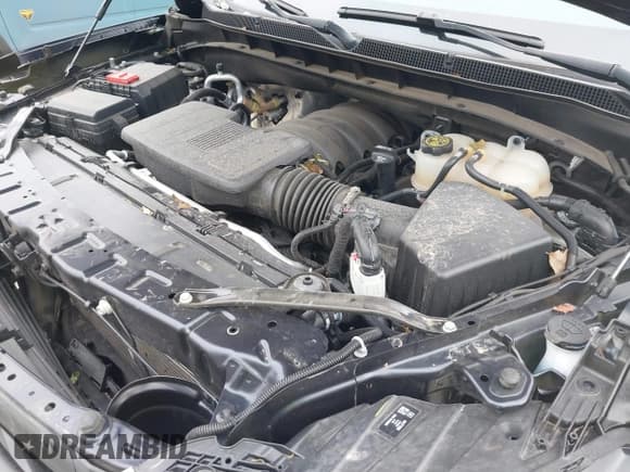 ✅ 2022 Chevrolet Suburban Premier • VIN: 1GNSKFKD4NR340736 • Lot: 40483126. Wystawiony na IAAI z przebiegiem 29 240 mil. Bezpłatny archiwum sprzedaży aukcyjnych z USA i szczegółowy raport historii pojazdu na DreamBid. Zdjęcie 10.