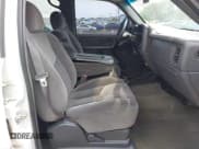 ✅ 2005 GMC Sierra 2500HD SLT • VIN: 1GTHK23255F811576 • Lot: 42496815. Listed on IAAI with 285,652 mi. Free auction sales archive from the USA and detailed vehicle history report at DreamBid. Image 5.