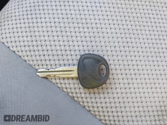 ✅ 2011 Hyundai Accent GLS • VIN: KMHCN4AC9BU538511 • Лот: 42649755. Опубликован ранее на IAAI с пробегом 170 392 миль. Бесплатный доступ к архиву аукционных продаж из США и подробный отчёт об истории автомобиля на DreamBid. Изображение 11.