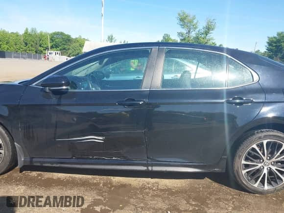 2020 Toyota Camry SE with VIN 4T1M11BK2LU010539, listed as a IAAI auction lot 42292336 with 39,342 mi miles and . Bid and sale history available at DreamBid. Image 14.