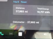 ✅ 2023 Tesla Model Y Performance • VIN: 7SAYGDEF3PF864400 • Lot: 43595150. Wystawiony na IAAI z przebiegiem 37 993 mil. Bezpłatny archiwum sprzedaży aukcyjnych z USA i szczegółowy raport historii pojazdu na DreamBid. Zdjęcie 16.