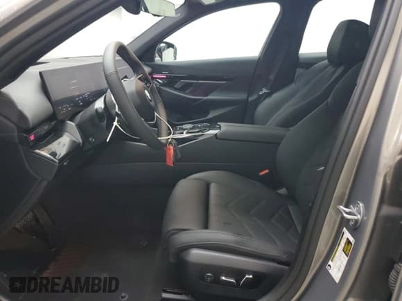 ✅ 2024 BMW 5 Series 530i • VIN: WBA43FJ06RCS37854 • Лот: 78741604. Опубликован ранее на Copart с пробегом 4 801 миль. Бесплатный доступ к архиву аукционных продаж из США и подробный отчёт об истории автомобиля на DreamBid. Изображение 7.