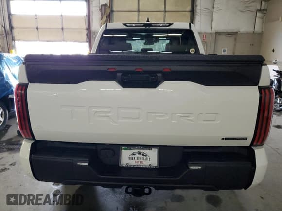 ✅ 2025 Toyota Tundra TRD Pro Hybrid • VIN: 5TFPC5DB7SX086741 • Lot: 84304714. Wystawiony na Copart z przebiegiem 1 516 mil. Bezpłatny archiwum sprzedaży aukcyjnych z USA i szczegółowy raport historii pojazdu na DreamBid. Zdjęcie 6.